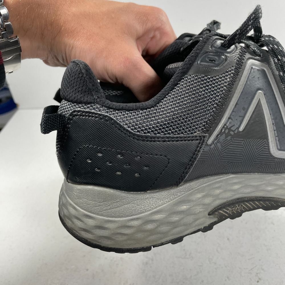 New Balance T 410 Sneakers Mens Size 11.5 4E Trail Hiking Shoes Black Gray - Picture 2 of 16